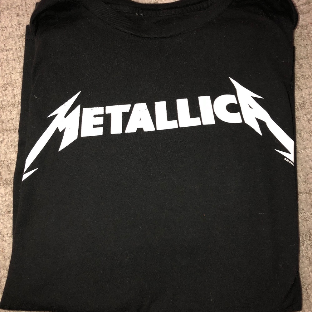 Big black Metallica T-shirt